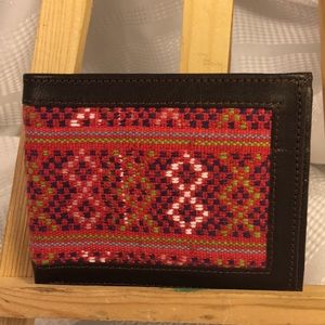 NWOT leather/tapestry wallet excellent condition